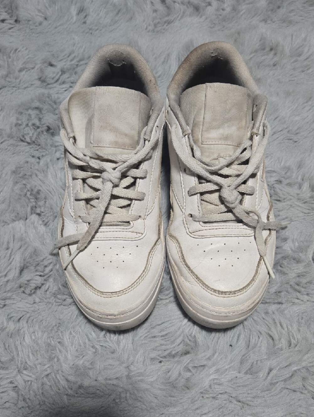 Women's Reebok White Low-Top Worn Shoes